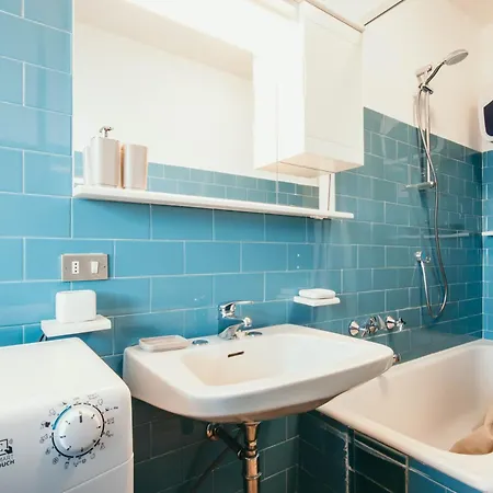 Three Lakes - Lakeside Srl L&b *